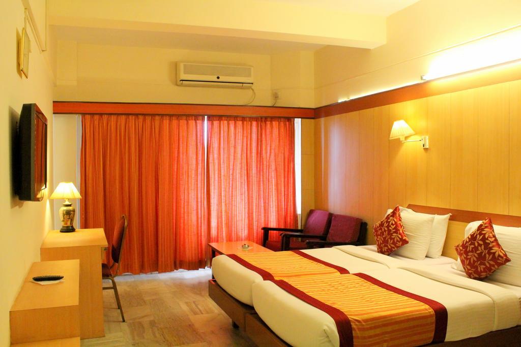 Yasodha Towers Hotell Hosūr Rom bilde