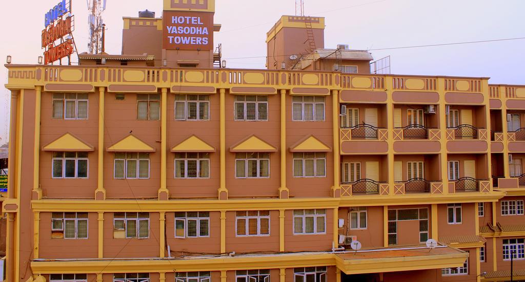 Yasodha Towers Hotell Hosūr Eksteriør bilde